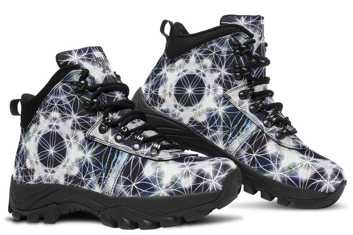 Outdoorboots-105CircleOfLife00047-Blk-YWV-STR7.jpg